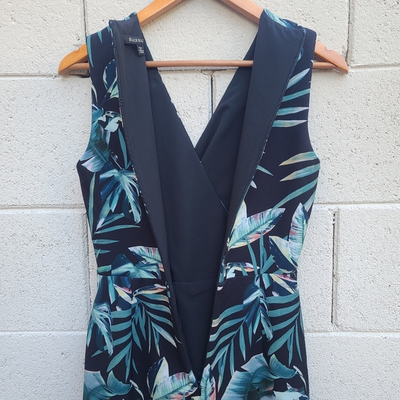 Black Halo | Nora Tropical Leaf Sheath Dress Size 2 - Picture 12 of 14